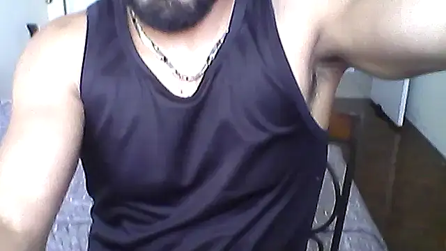 piggylatino: διαδικτυακό σόου στην κάμερα
