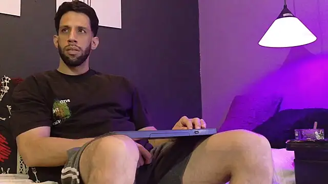 Karim_mansur Adlı Modelin Canlı XXX Sohbeti