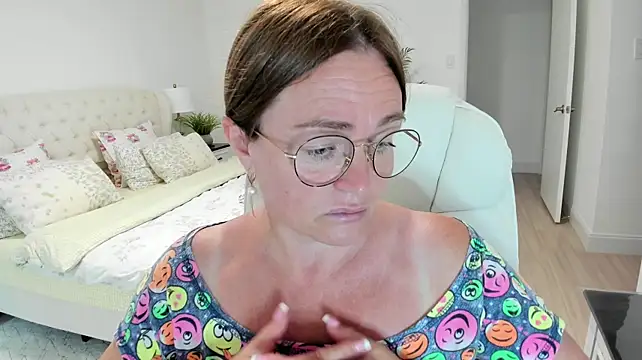 Vika73 Adlı Modelin Canlı XXX Sohbeti