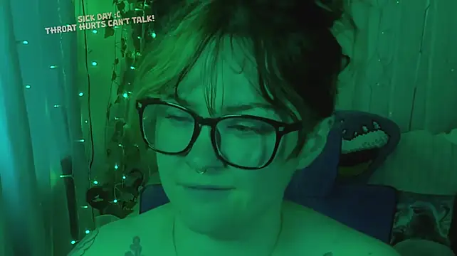 แชท XXX สดของ JennKenobi