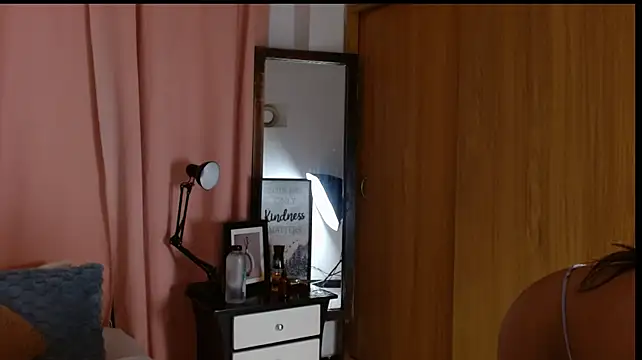 Chat +18 de nickyCollins ao vivo