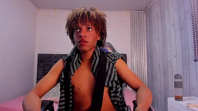 luccas_lowee élő XXX-chatje
