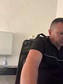 Mike8523: απευθείας συνομιλία ΧΧΧ