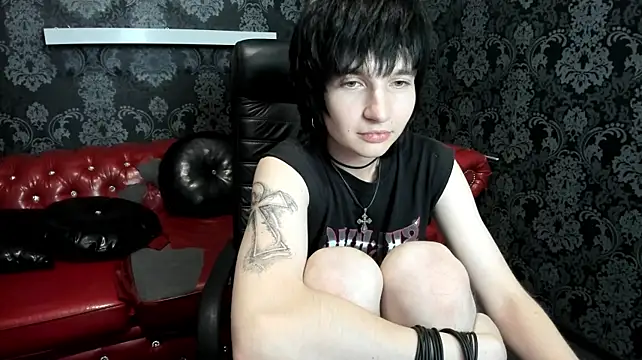 AdonBev Adlı Modelin Canlı XXX Sohbeti