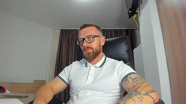 XXX chat uživo modela Findom_guy