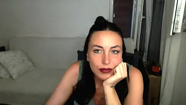 CloveLove's Live XXX Chat