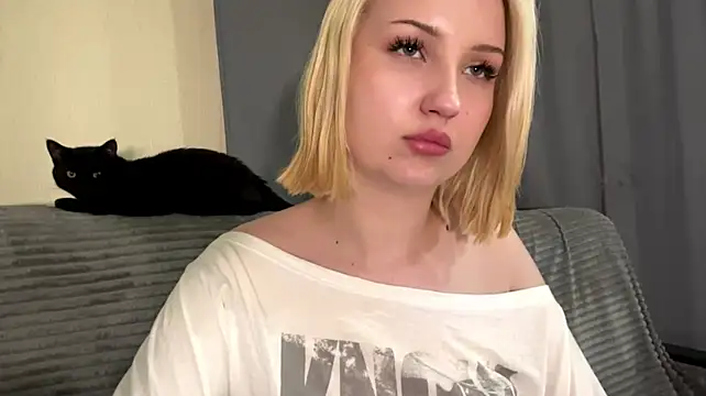 Chat XXX en directo de KiaraLemert