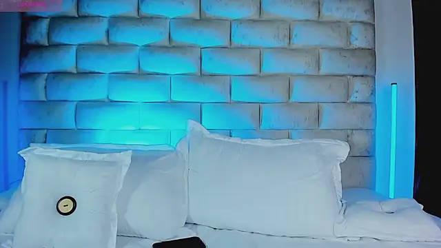 XXX chat uživo modela HollyGrey_