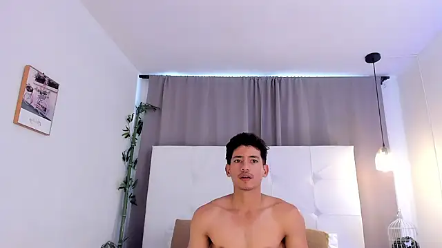 Alejo-and-Thiago Chat XXX in diretta