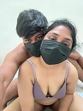 Tokencraze_couplen Webbikameraesitys