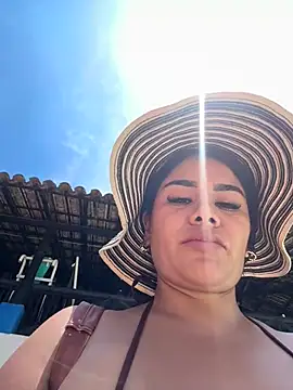 XXX chat uživo modela Issane_Peru