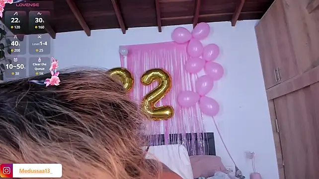 medussa13_'s Live XXX Chat