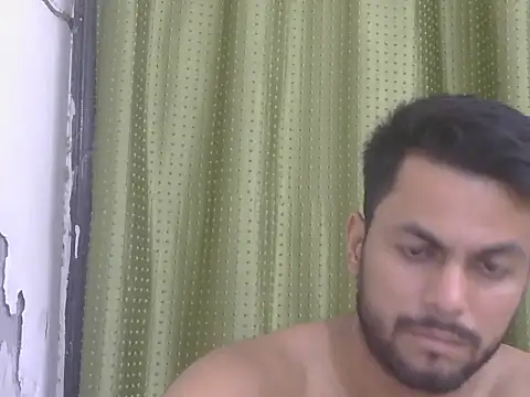 Stubborndesiboy élő XXX-chatje