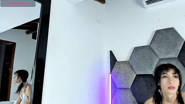 Cloy_Areo Adlı Modelin Canlı XXX Sohbeti