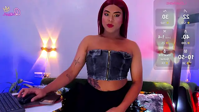 Emili_Roux Show in webcam