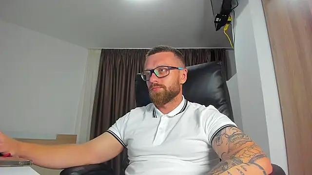 Findom_guy Chat XXX in diretta