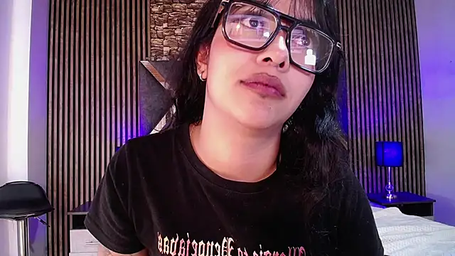 แชท XXX สดของ Amy_channel