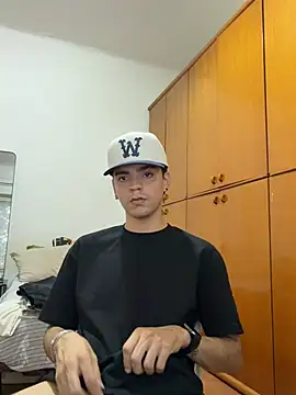 dylancrugerx Show Webcam