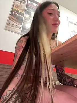 SaintSquirt: απευθείας συνομιλία ΧΧΧ