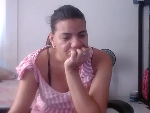 Adriana_0312 live XXX chat