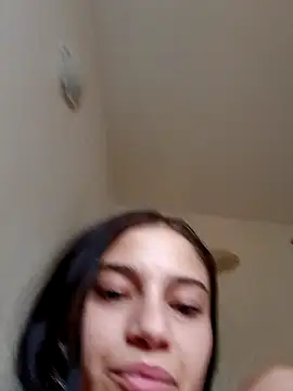 Virgin_Pussy_Love 网络视讯表演