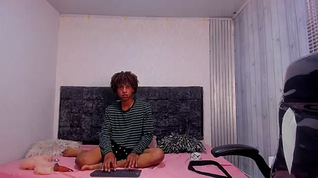 luccas_lowee XXX чат на живо