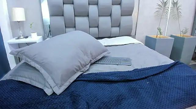 Charlie___Musk's Live XXX Chat