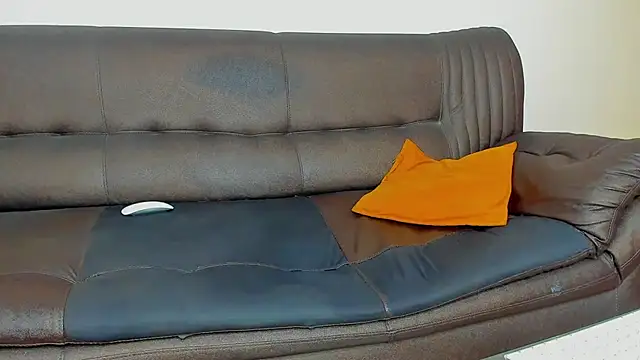 KingAura8 Adlı Modelin Canlı XXX Sohbeti