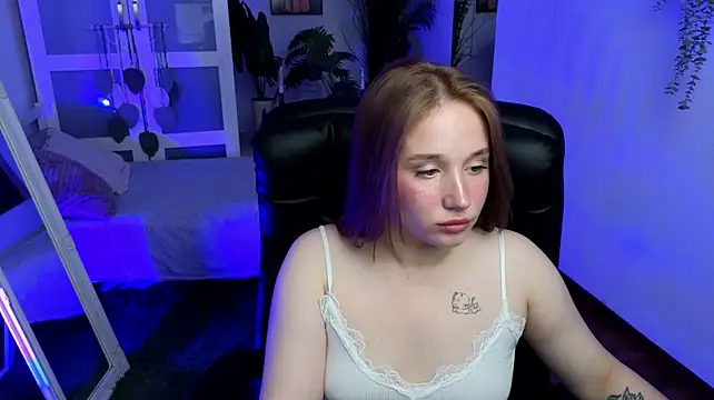 AliceTrenton's Live XXX Chat