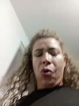 dalilasquirt1 Adlı Modelin Canlı XXX Sohbeti