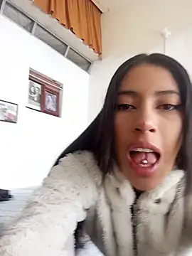 Chatroom XXX en direct de Dara_Bravoo