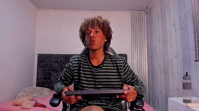 Chatroom XXX en direct de luccas_lowee