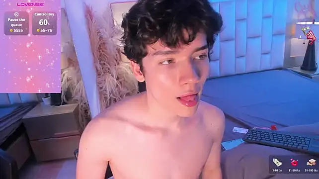 MaxxieRay live XXX chat