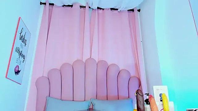 NicoleMadrirdのウェブカメラショー