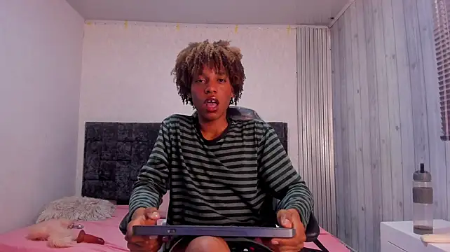 luccas_lowee élő XXX-chatje