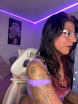 Chatroom XXX en direct de SamathaMay