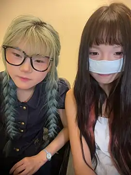 Rocket-Girl Live XXX-chat
