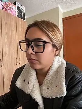 Czat XXX na żywo – Miabonnett_