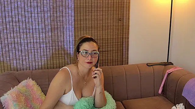 Chat +18 de ariana_cross ao vivo