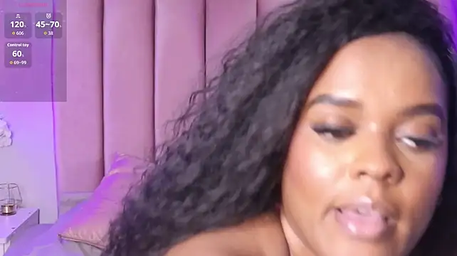Chat XXX ao vivo de TayraCooper