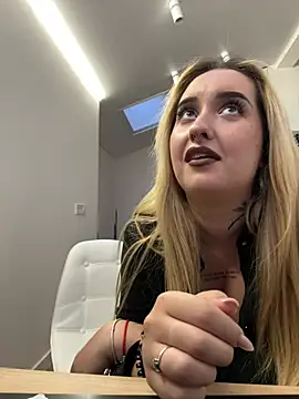 xxx_sandra_'s Webcam Show