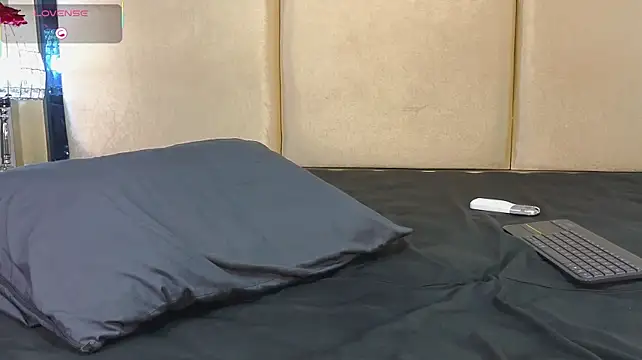 XXX chat uživo modela CharlesBrown_