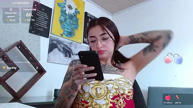 ZoeBakers_'s Live XXX Chat
