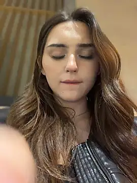 AnitaFly 即時 XXX 聊天