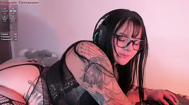 EternaAura_ Adlı Modelin Canlı XXX Sohbeti