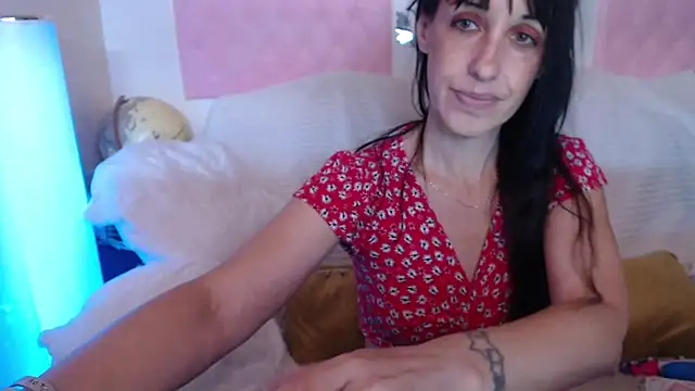 -Lou_ Live XXX Chat