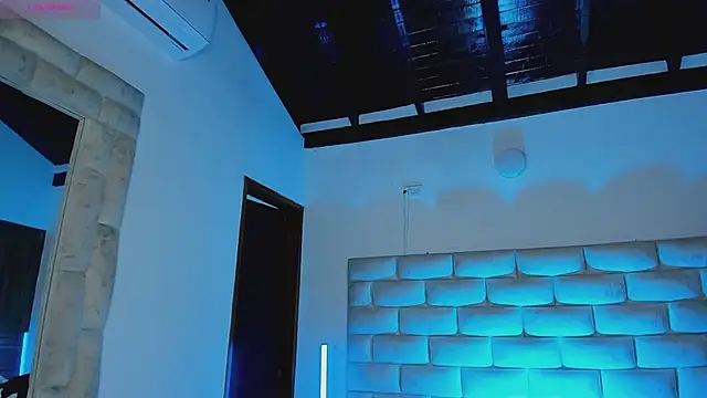 XXX chat uživo modela HollyGrey_