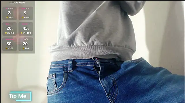 GrayHornyX Show in webcam