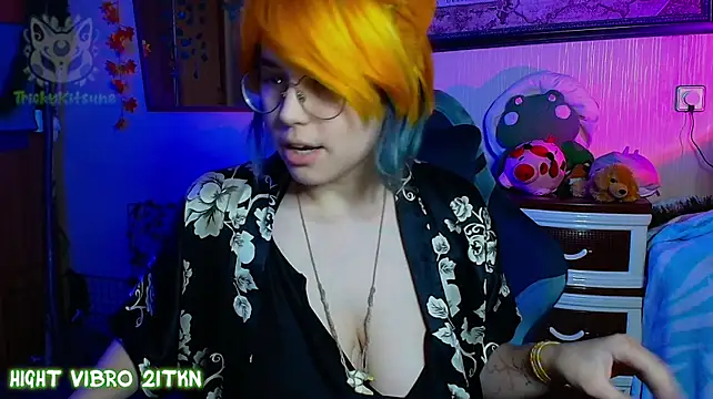 แชท XXX สดของ TrickyKitsune