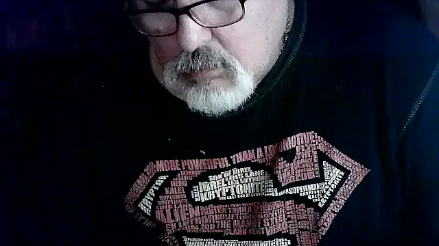 XXX chat uživo modela cashot58